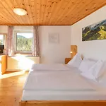 Aparthotel Bergrast - Charming & Summercard