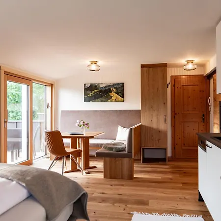Bergrast - Charming & Summercard Aparthotel