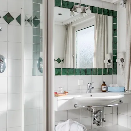 Ξενοδοχείο με διαμερίσματα Landhaus & Ferienwohnungen Bergrast