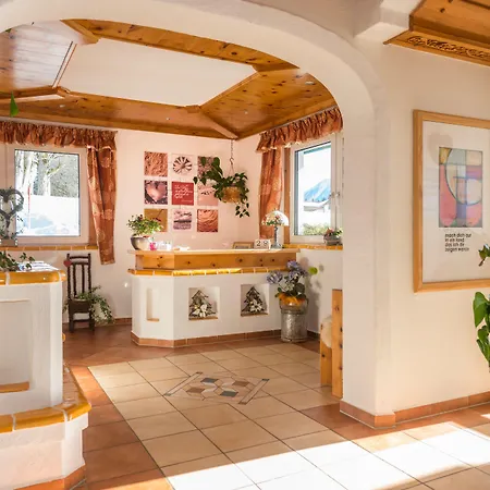 Landhaus & Ferienwohnungen Bergrast Ξενοδοχείο με διαμερίσματα Ramsau am Dachstein