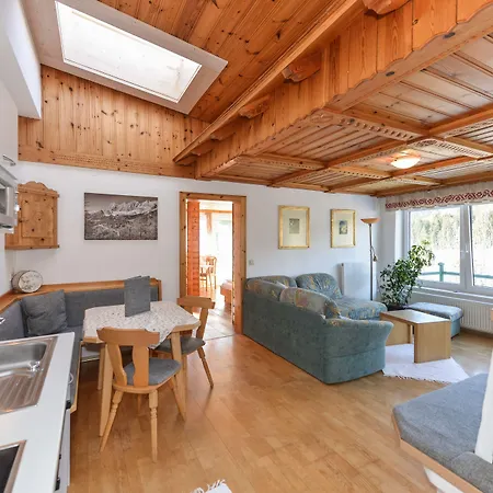 Landhaus & Ferienwohnungen Bergrast Ξενοδοχείο με διαμερίσματα 4*