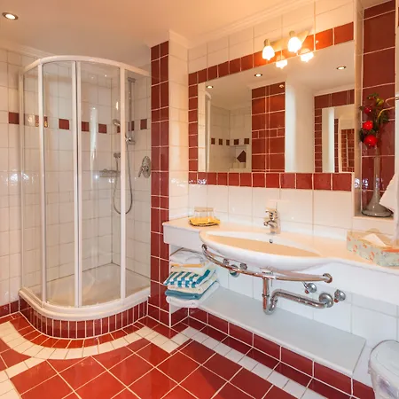 Ξενοδοχείο με διαμερίσματα Landhaus & Ferienwohnungen Bergrast