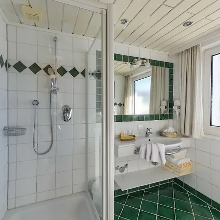 & Bergrast رامساو أم داتشستين