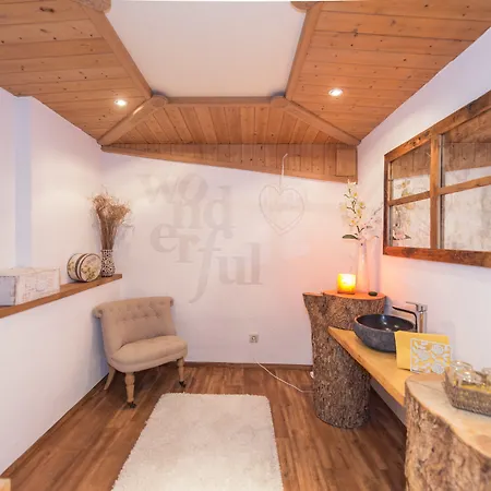 Landhaus & Ferienwohnungen Bergrast Ξενοδοχείο με διαμερίσματα 4*