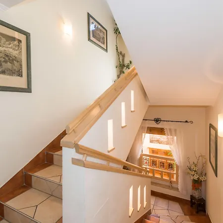 & Bergrast شقة فندقية