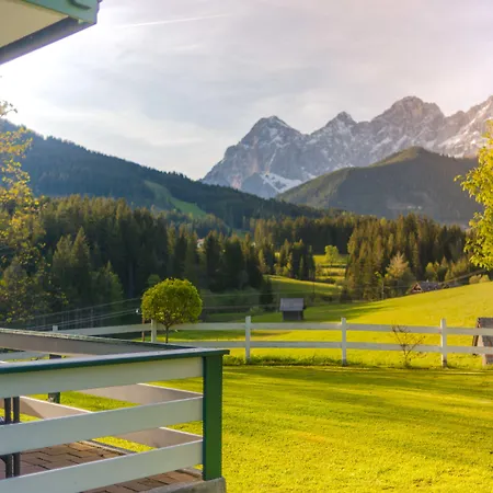 Landhaus & Ferienwohnungen Bergrast Ξενοδοχείο με διαμερίσματα