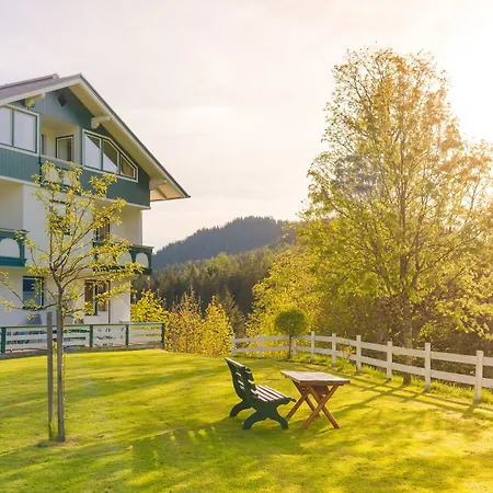 Landhaus & Ferienwohnungen Bergrast