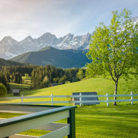 & Bergrast شقة فندقية