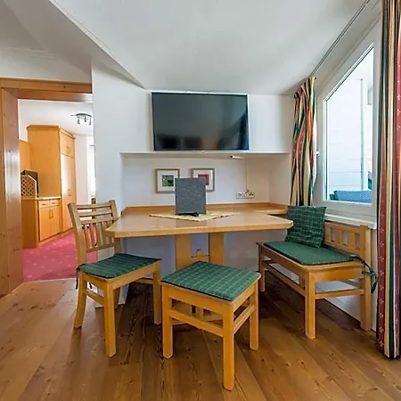 Aparthotel Bergrast - Charming Countryhouse&summercard 4*