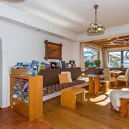 Bergrast - Charming Countryhouse&summercard Aparthotel 4*