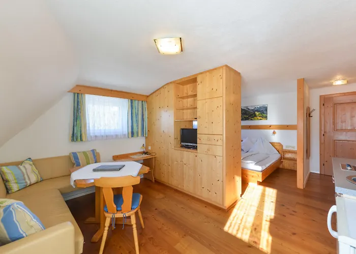 Landhaus & Ferienwohnungen Bergrast Aparthotel 4*